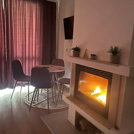 Nest By The Peaks In *