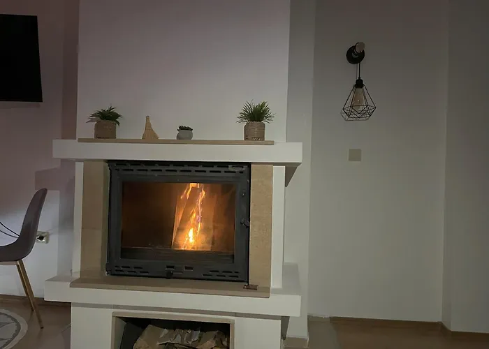 Nest By The Peaks In Banszko