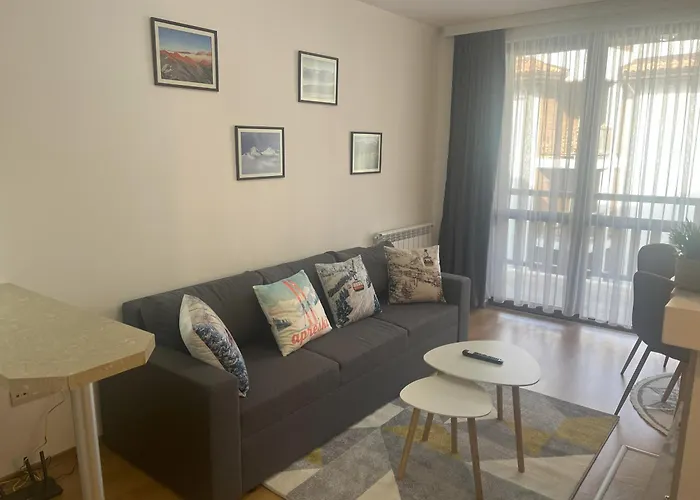 Nest By The Peaks In